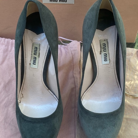 Miu Miu Gray Suede Rounded Toes Pump Heels - Picture 8 of 16